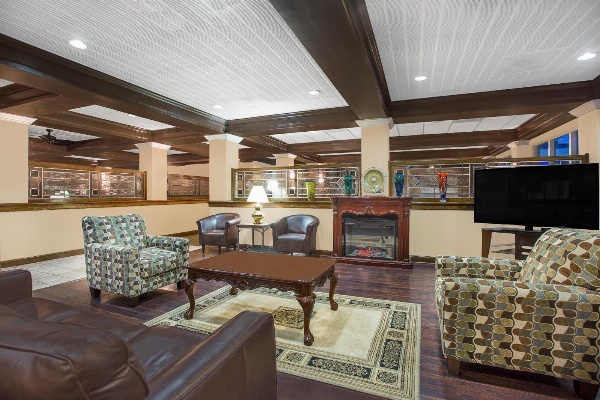 Days Inn by Wyndham Asheville/Mall image 3